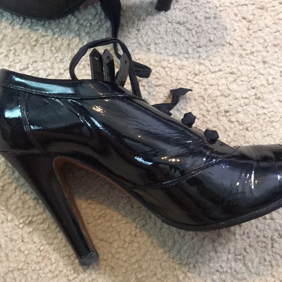 ⚡️FINAL PRICE⚡️Moschino Cheap and Chic Vintage Heels Fran Drescher on The Nanny - Picture 9 of 16